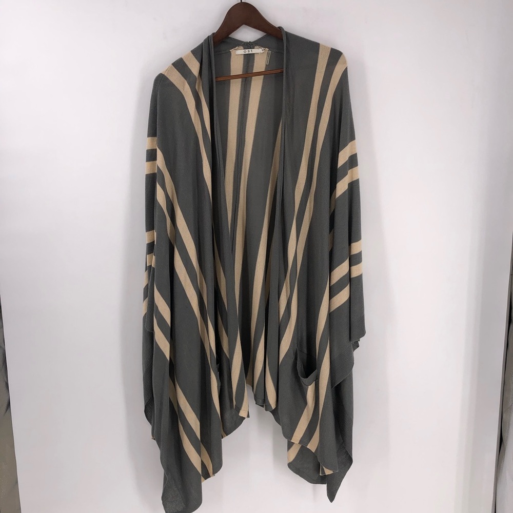 OST kimono sweater size medium